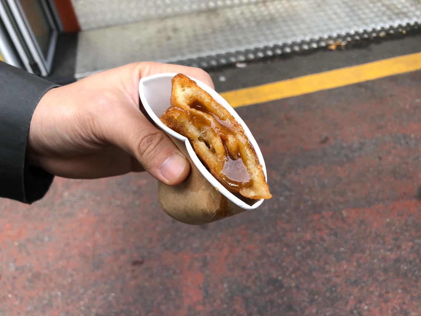 korea, hongdae, seoul, street food, korean food, travel, hongdae things to do, bungeoppang, fish-shaped pastry, fish cake, red bean bun, hoppang, korean bun, pizza, must eat, must try